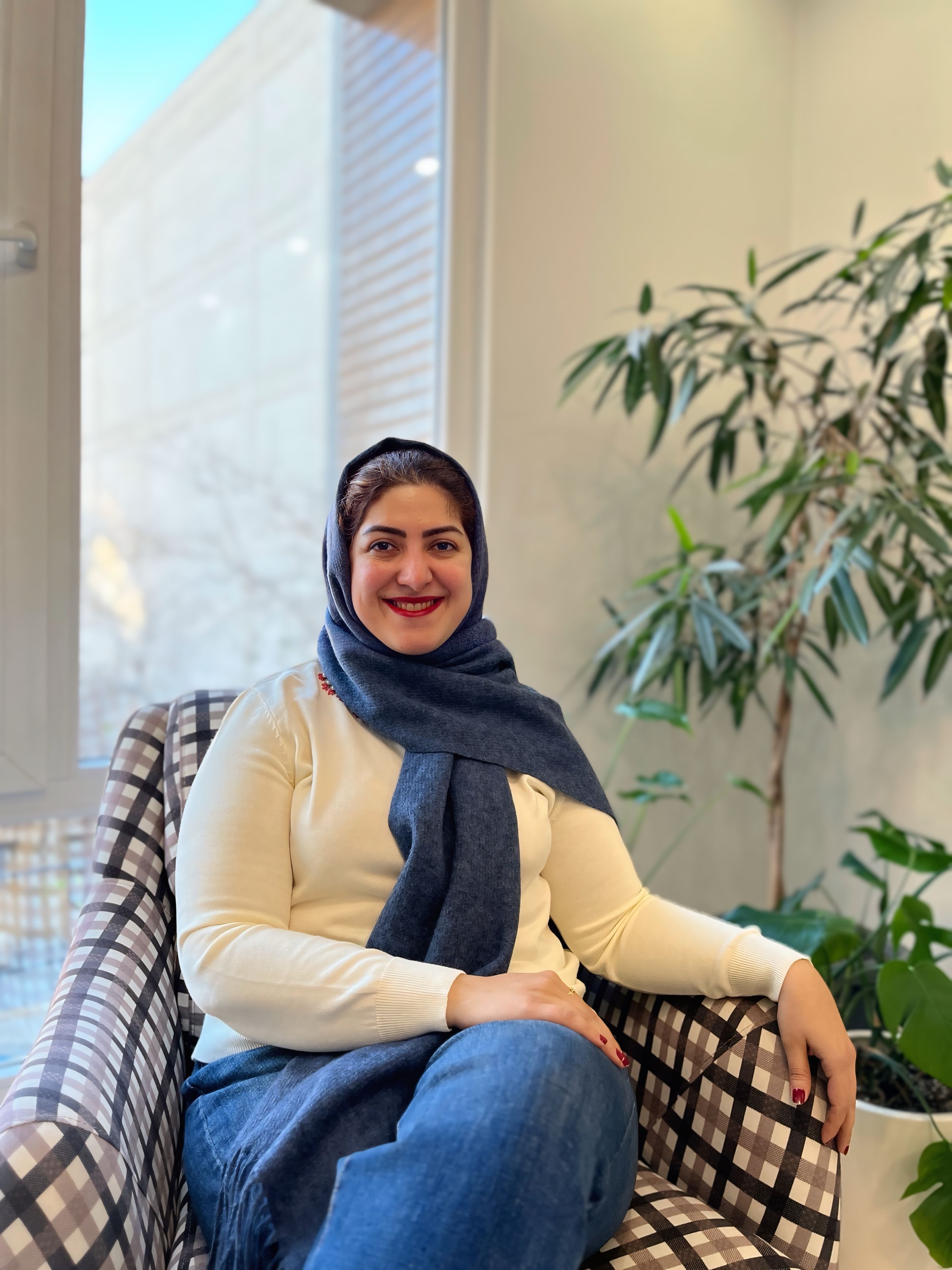 نیلوفر عباسی